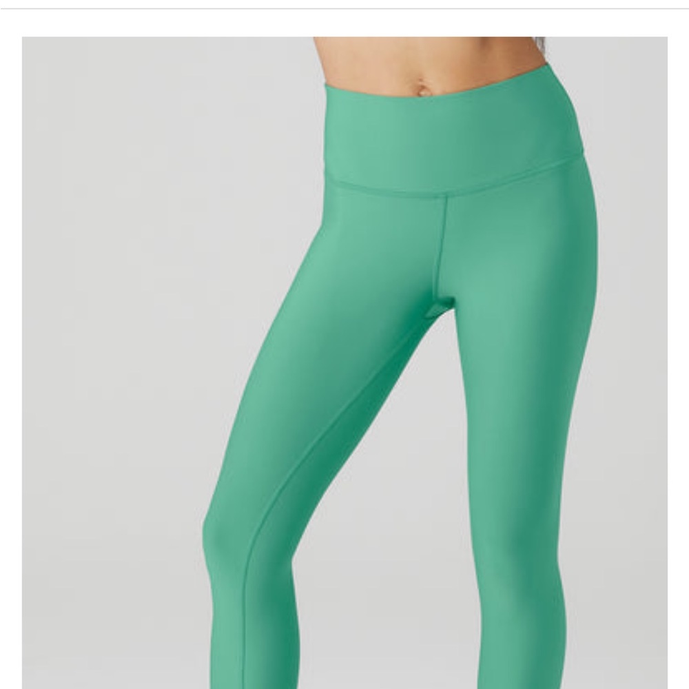 ALO Airlift High Waist Full Length Leggings in Lettuce